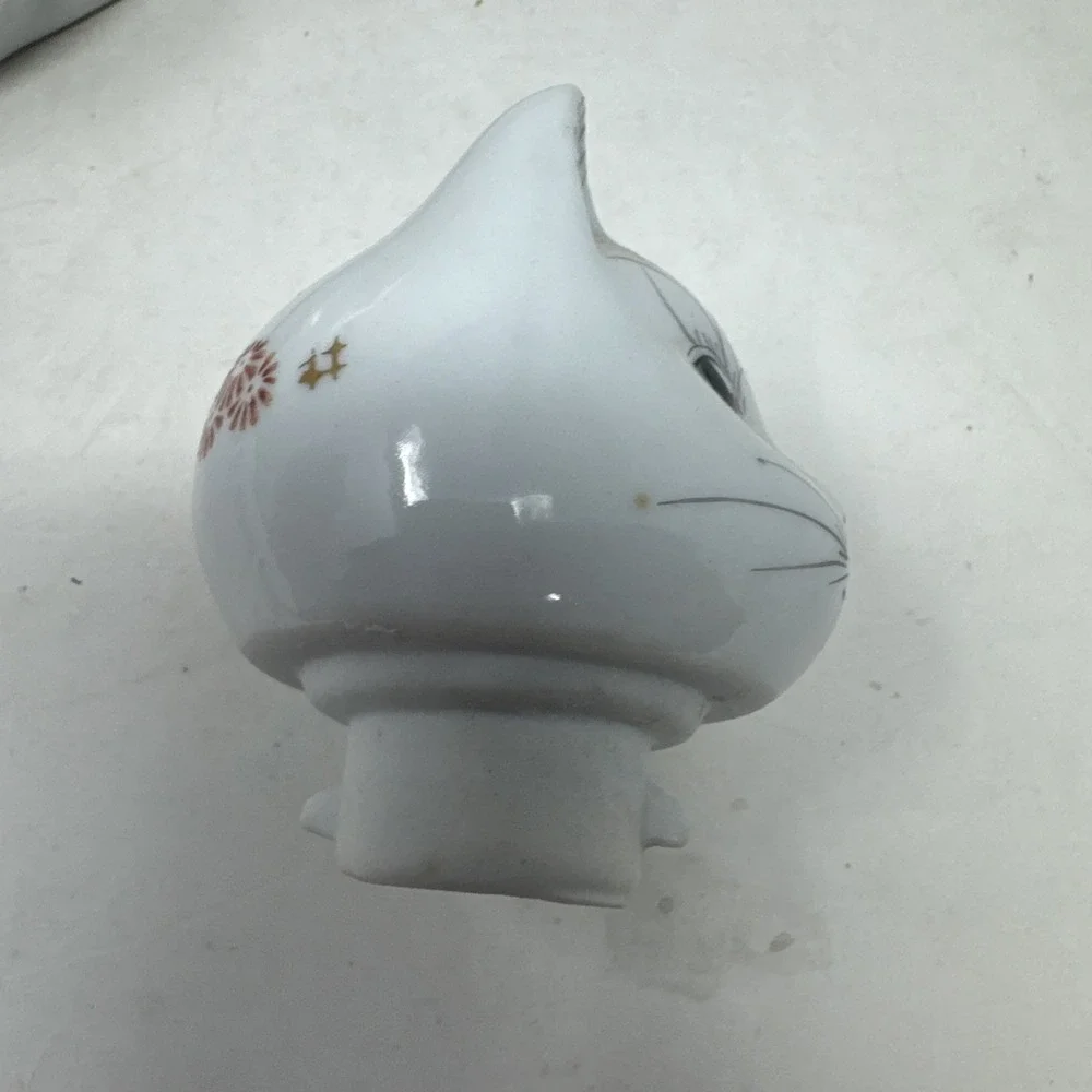 Tea Pot Vintage Chinese Lucky Cat  Ceramic White Red Floral Print  5.5